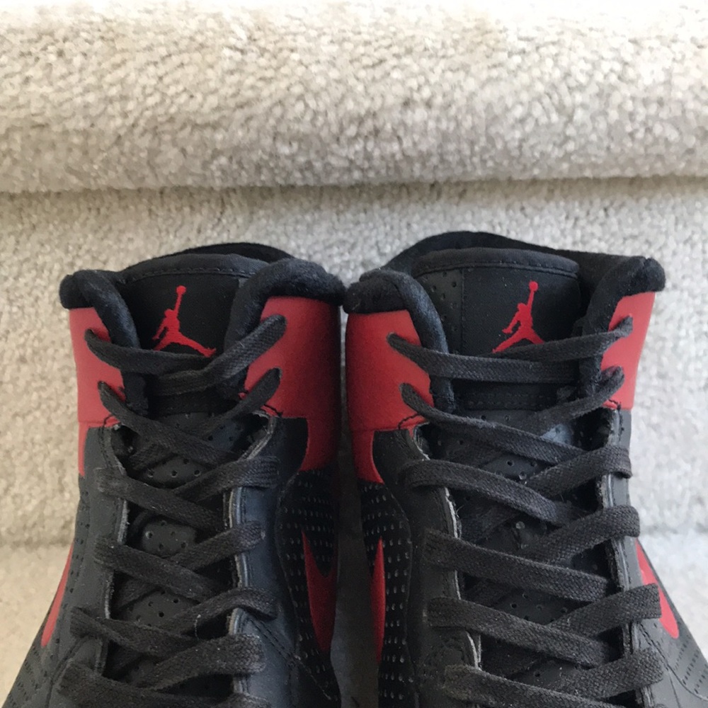 Air Jordan Alpha 1 Retro Black Varsity Red 2009 - Picture 9 of 16